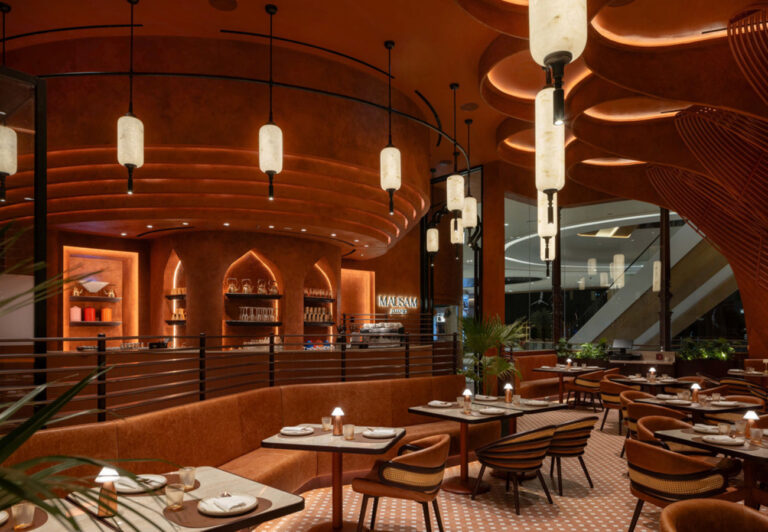 Mausam Dubai Mall : Un Restaurant Fusionnant Design Indien et Modernité