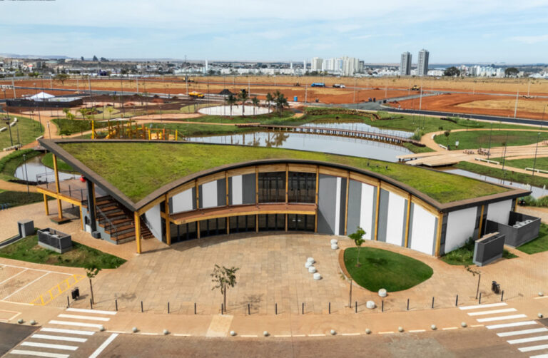 Casa Una, bâtiment culturel durable au Parque Una Uberlândia